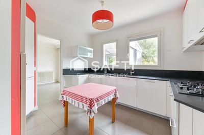 Maison - 261 m² - 6 pièces