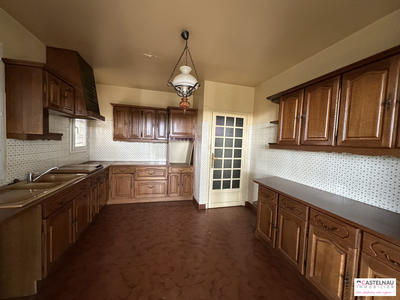 Maison traditionnelle - 214 m² - 7 pièces