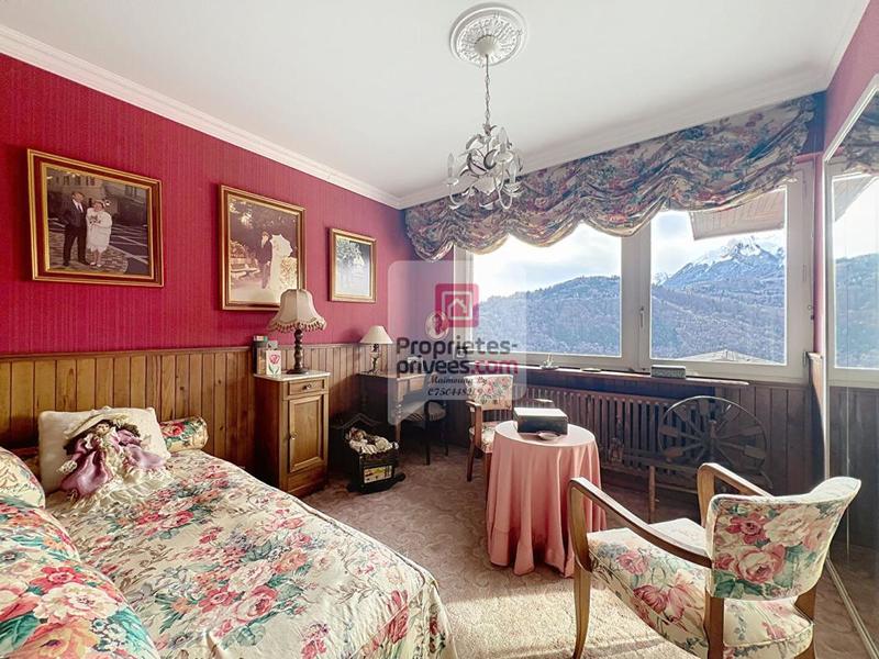 Maison - 323 m² - 7 pièces