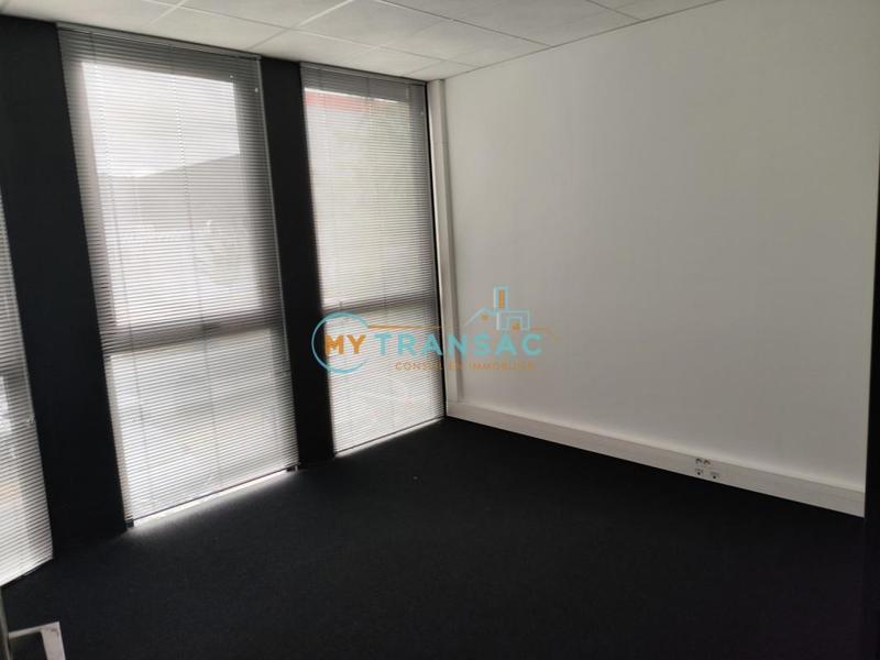 Local d'activité / Entrepôt - 1 418 m²