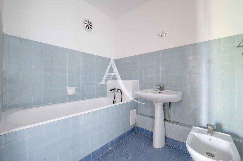 Appartement - 90 m² - 4 pièces