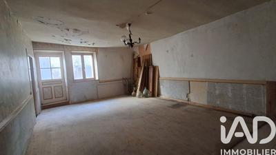 Maison de village - 250 m² - 2 pièces