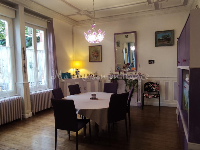 Maison - 264 m² - 12 pièces