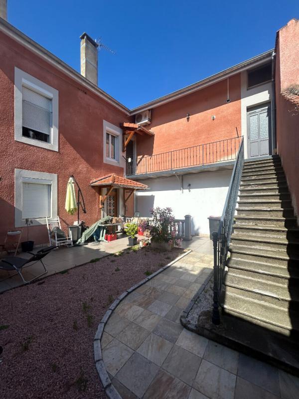 Immeuble - 200 m² - 7 pièces