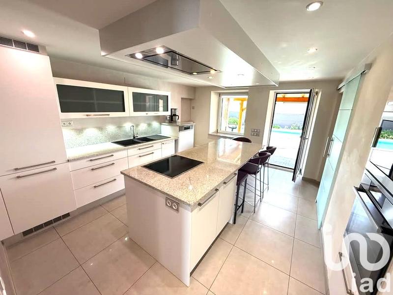 Maison - 179 m² - 6 pièces