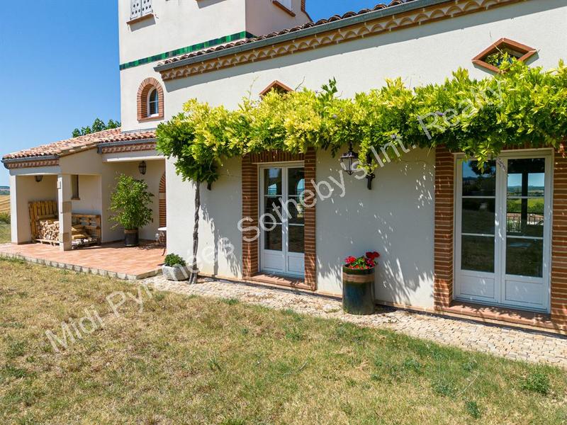 Maison - 278 m² - 7 pièces