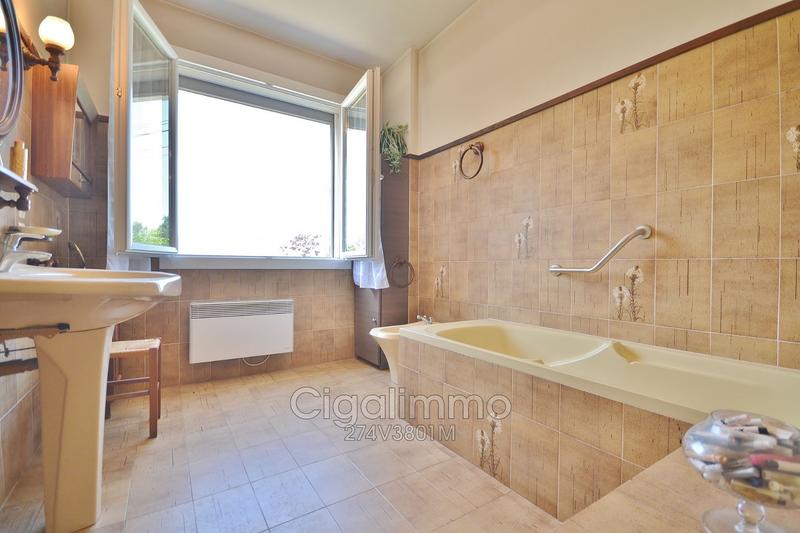 Villa - 151 m² - 6 pièces