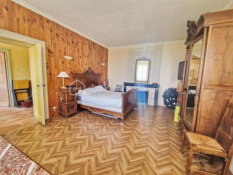 Maison - 323 m² - 8 pièces