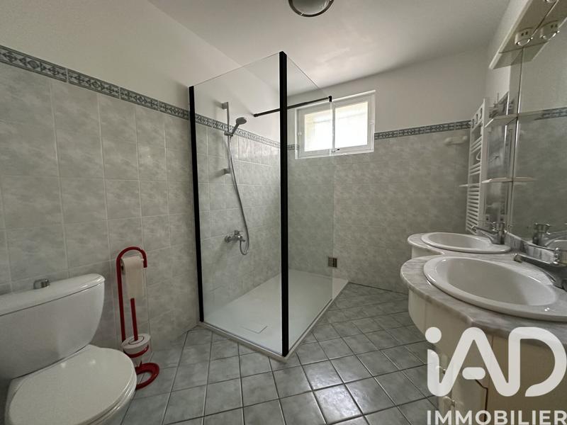 Maison - 240 m² - 8 pièces