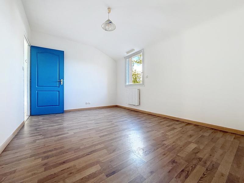 Maison - 215 m² - 7 pièces