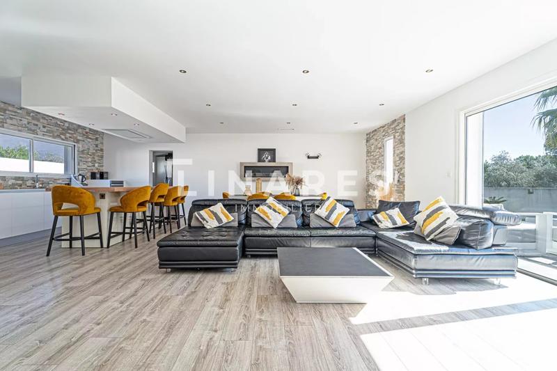 Maison - 158 m² - 5 pièces