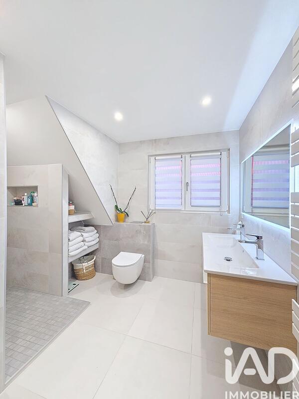 Maison - 115 m² - 6 pièces