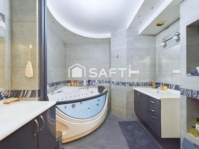 Appartement - 97 m² - 5 pièces