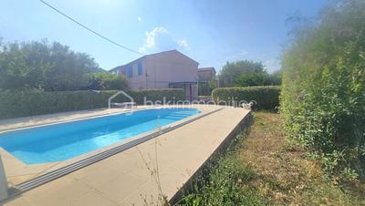 Maison traditionnelle - 140 m² - 6 pièces