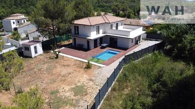 Villa - 190 m² - 6 pièces