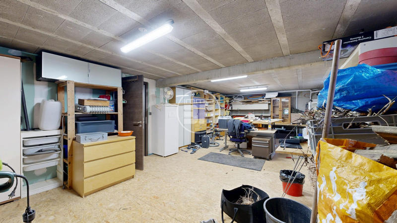 Maison - 222 m² - 7 pièces