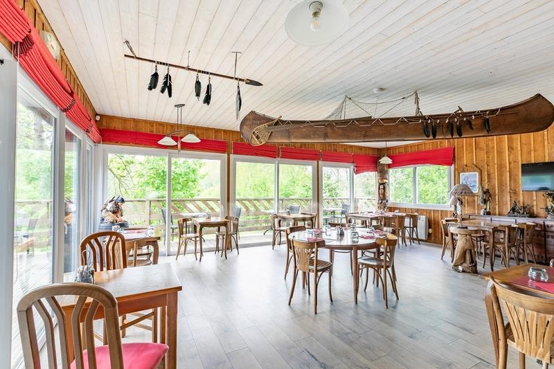 Propriété - 4 000 m² - 30 pièces