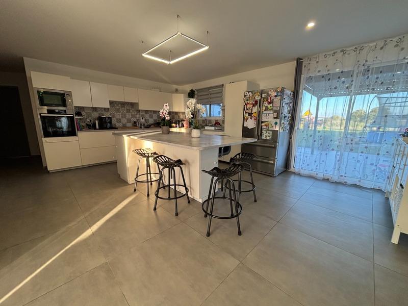 Pavillon - 180 m² - 6 pièces