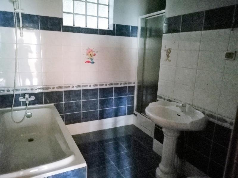 Maison - 174 m² - 9 pièces