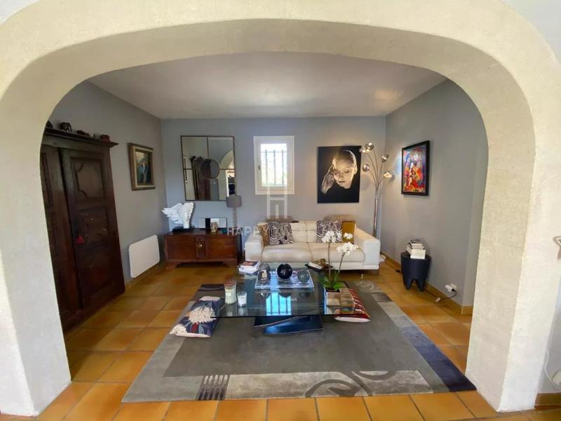 Propriété - 198 m² - 7 pièces