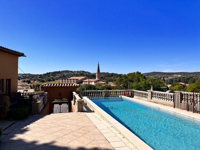 Maison de ville - 300 m² - 9 pièces