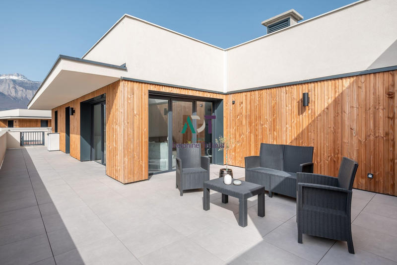 Appartement - 102 m² - 4 pièces