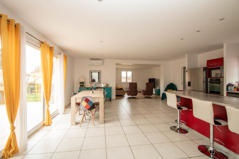 Maison - 137 m² - 6 pièces