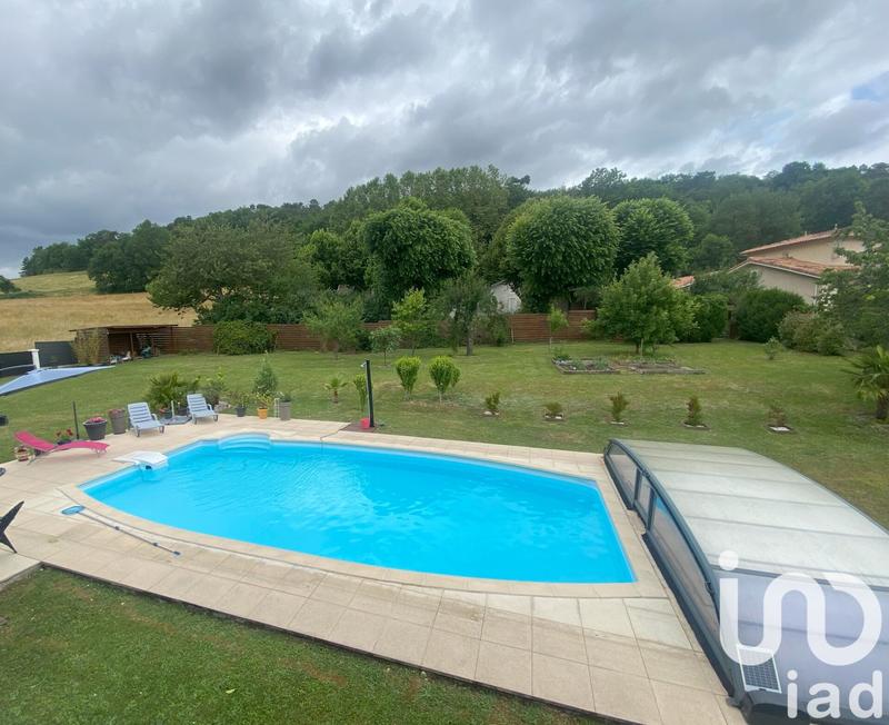 Maison - 258 m² - 8 pièces