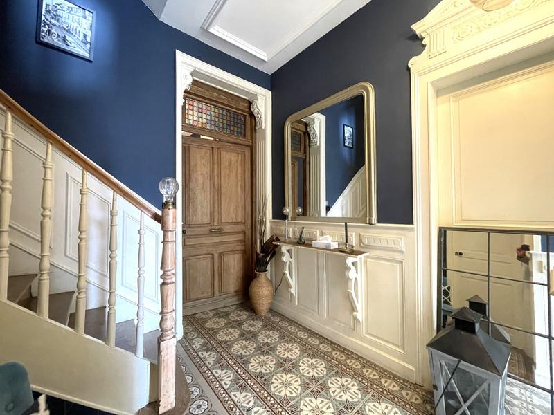 Maison - 215 m² - 7 pièces