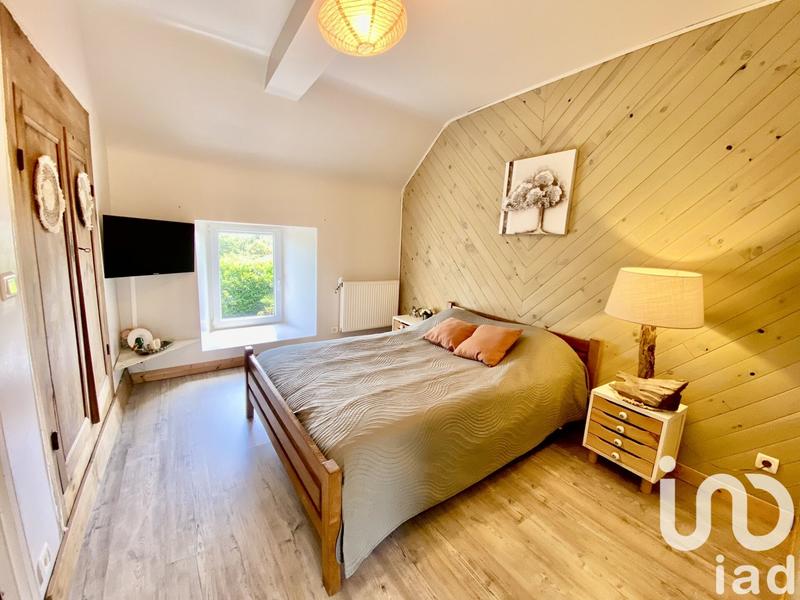 Maison - 241 m² - 10 pièces