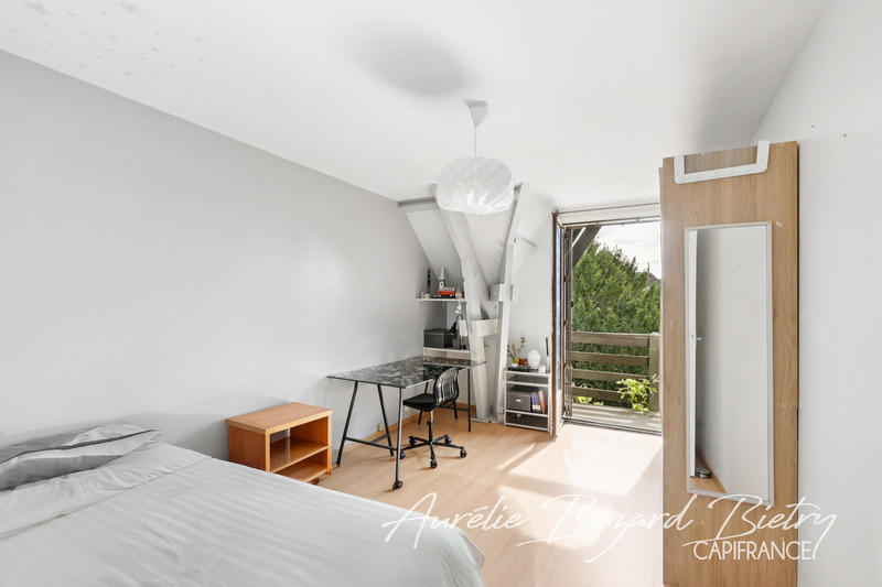 Maison - 181 m² - 8 pièces