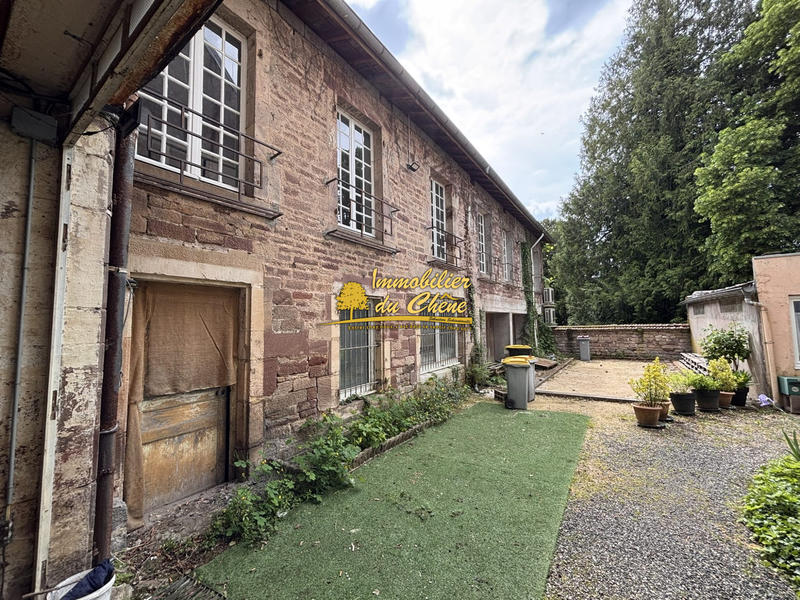 Local commercial - 211 m² - 7 pièces