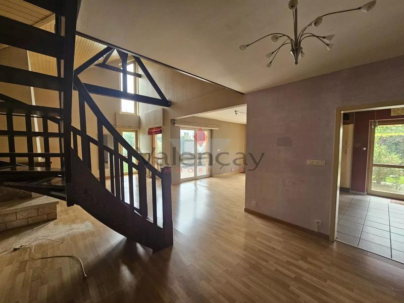 Maison - 181 m² - 6 pièces