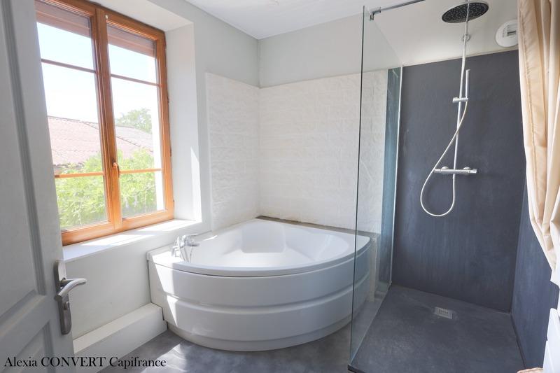 Maison de village - 211 m² - 8 pièces