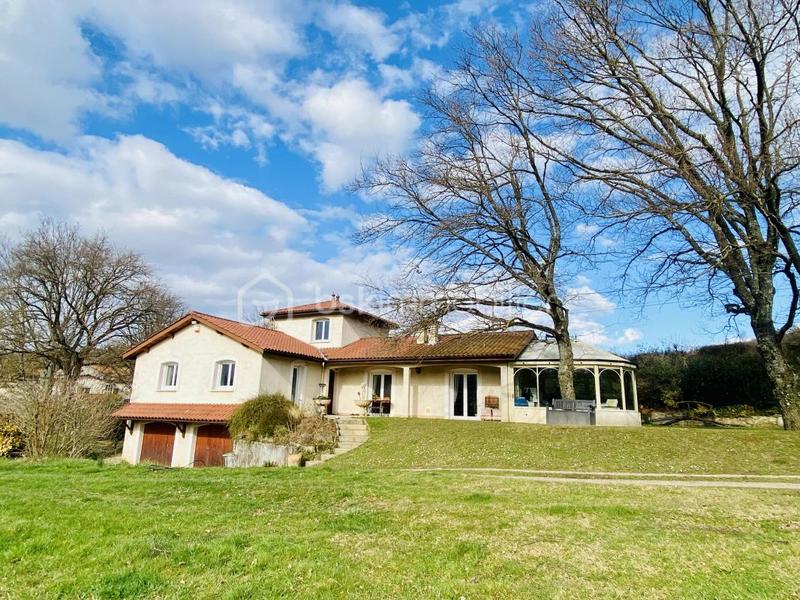 Propriété - 146 m² - 6 pièces