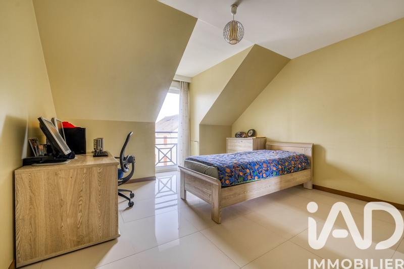 Maison - 220 m² - 6 pièces