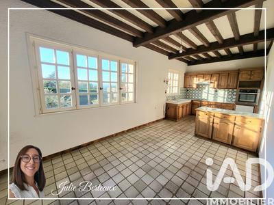 Maison - 250 m² - 8 pièces