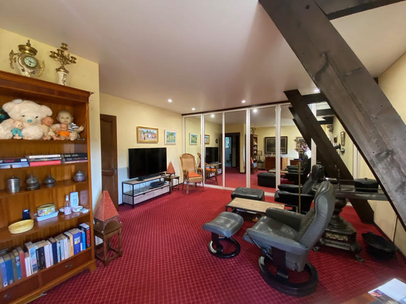 Maison - 267 m² - 8 pièces