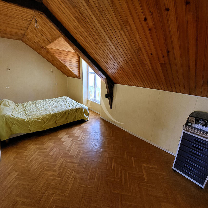 Maison - 105 m² - 7 pièces