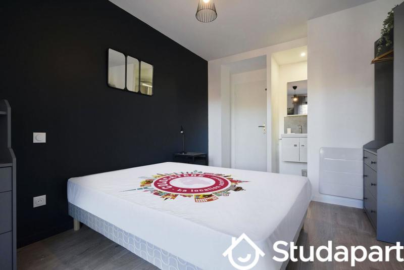 Chambre - 13 m² - 1 pièce