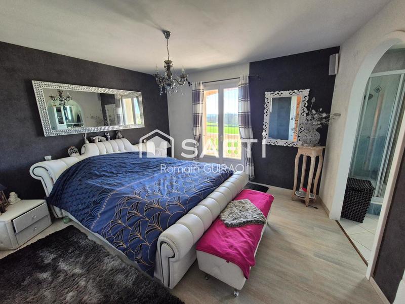 Maison - 365 m² - 8 pièces