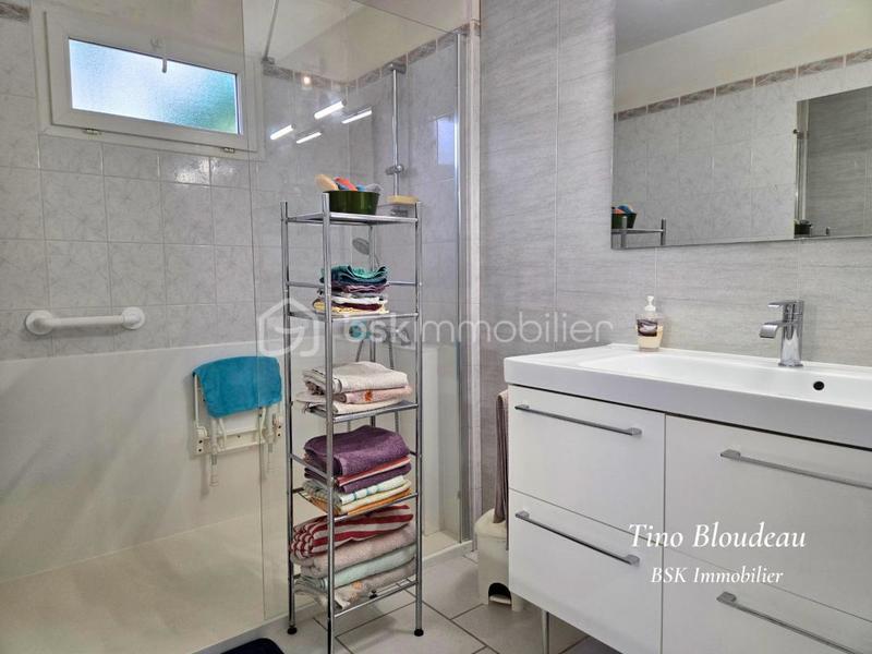 Maison - 200 m² - 9 pièces