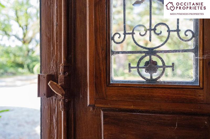 Maison de maîtres - 409 m² - 13 pièces