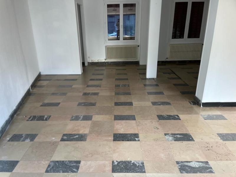 Services - 89 m² - 3 pièces