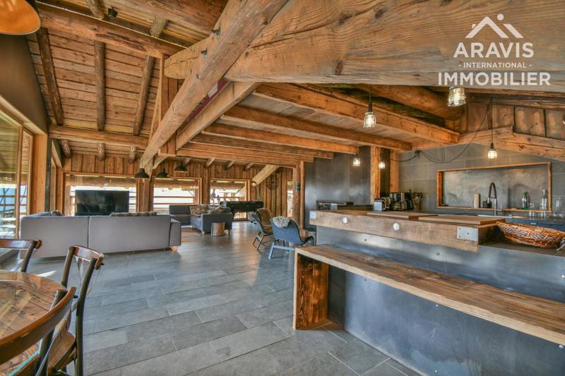 Châlet - 340 m² - 10 pièces