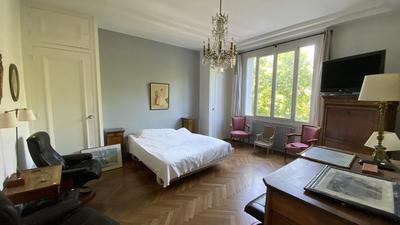 Appartement - 165 m² - 6 pièces