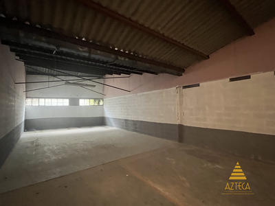 Entrepôt - 240 m²