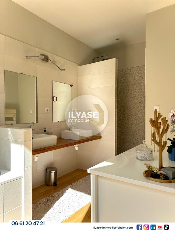 Appartement - 125 m² - 5 pièces