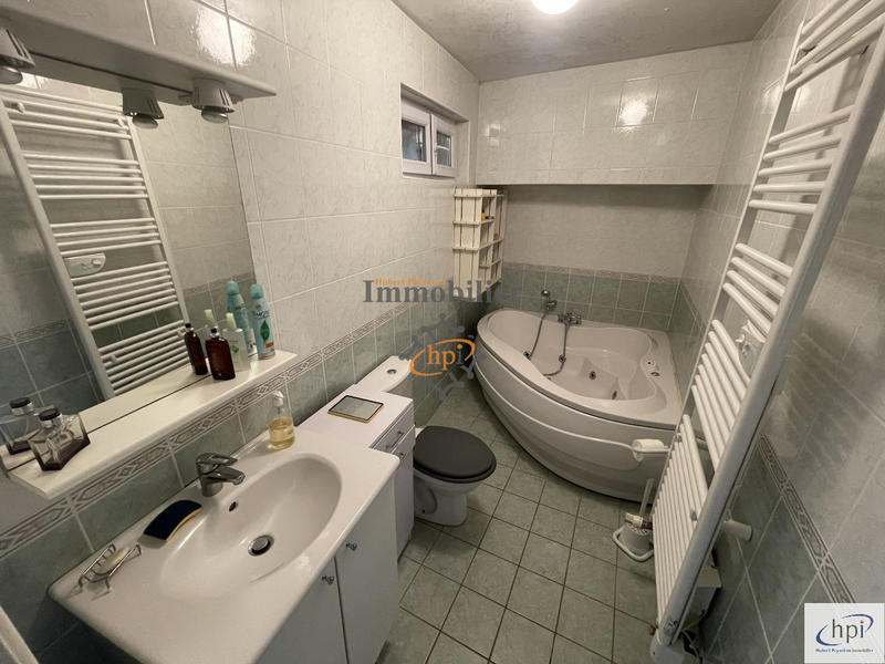 Maison - 197 m² - 8 pièces