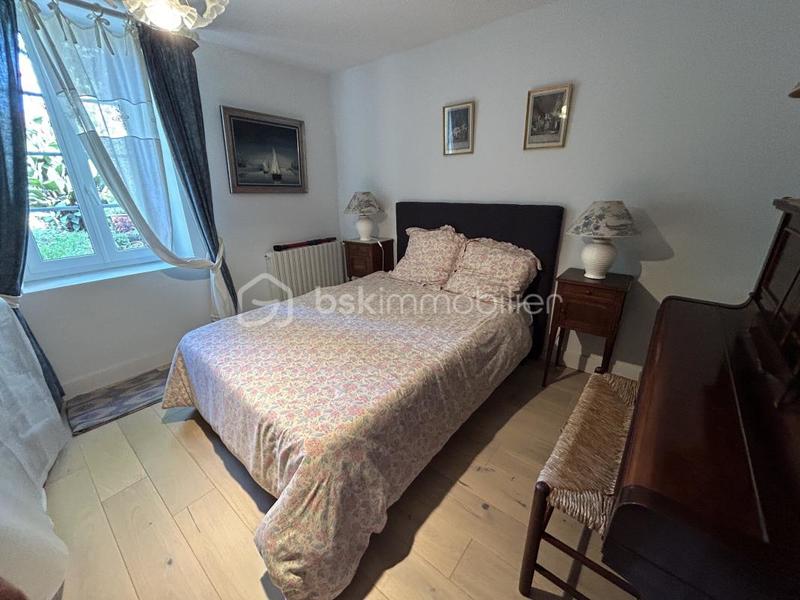 Maison en pierre - 230 m² - 8 pièces